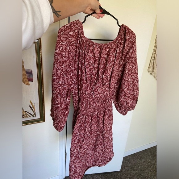 Puff-Sleeve V-Neck Mini Dress in Paisley Floral - Picture 3 of 4